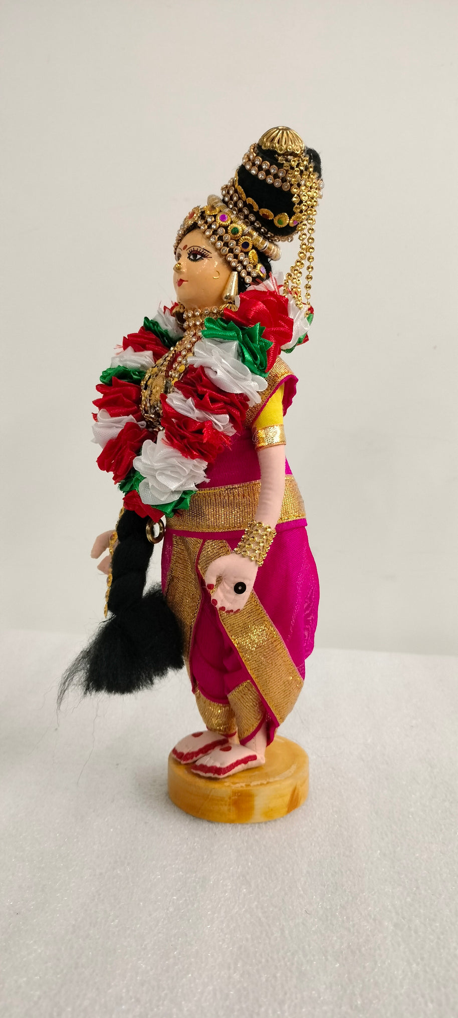 Assorted dolls