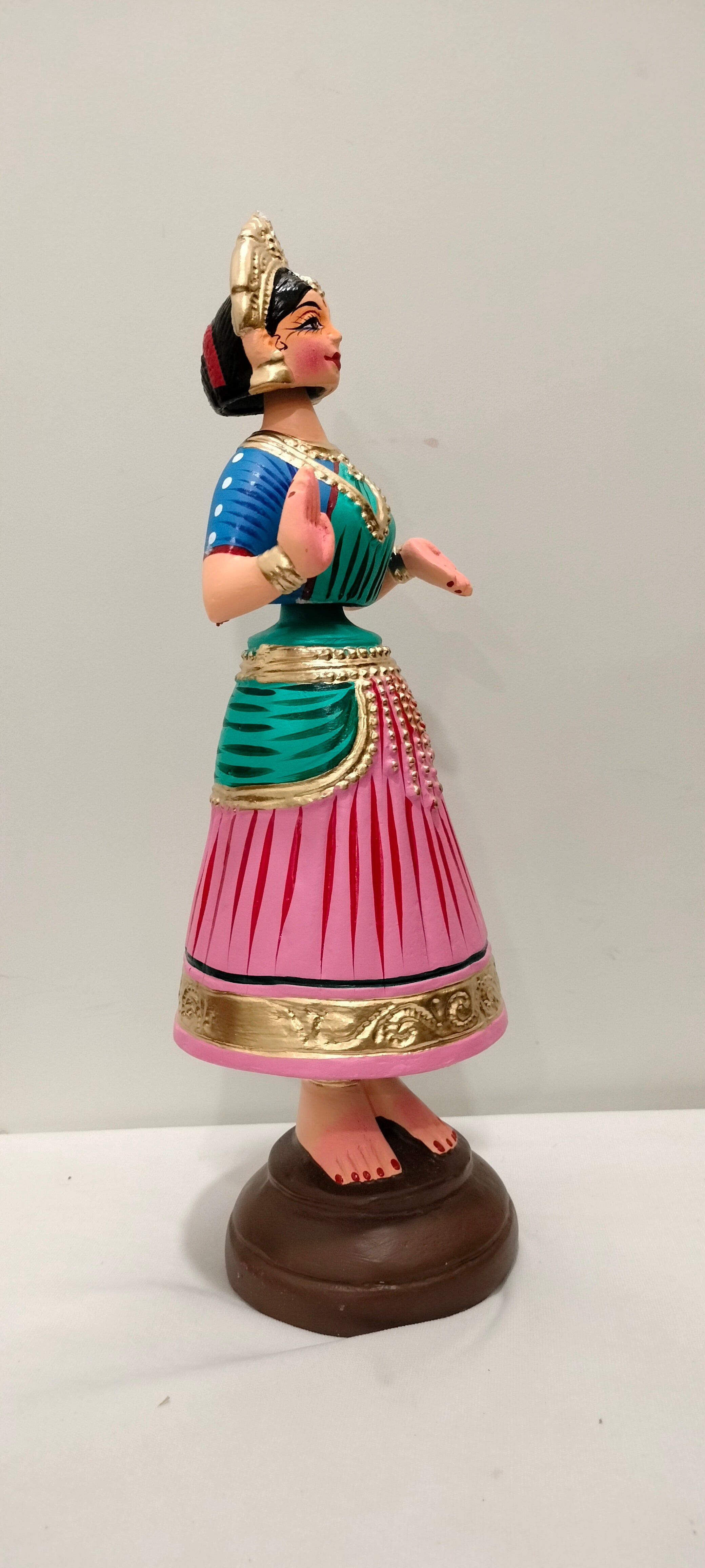 DANCING DOLL