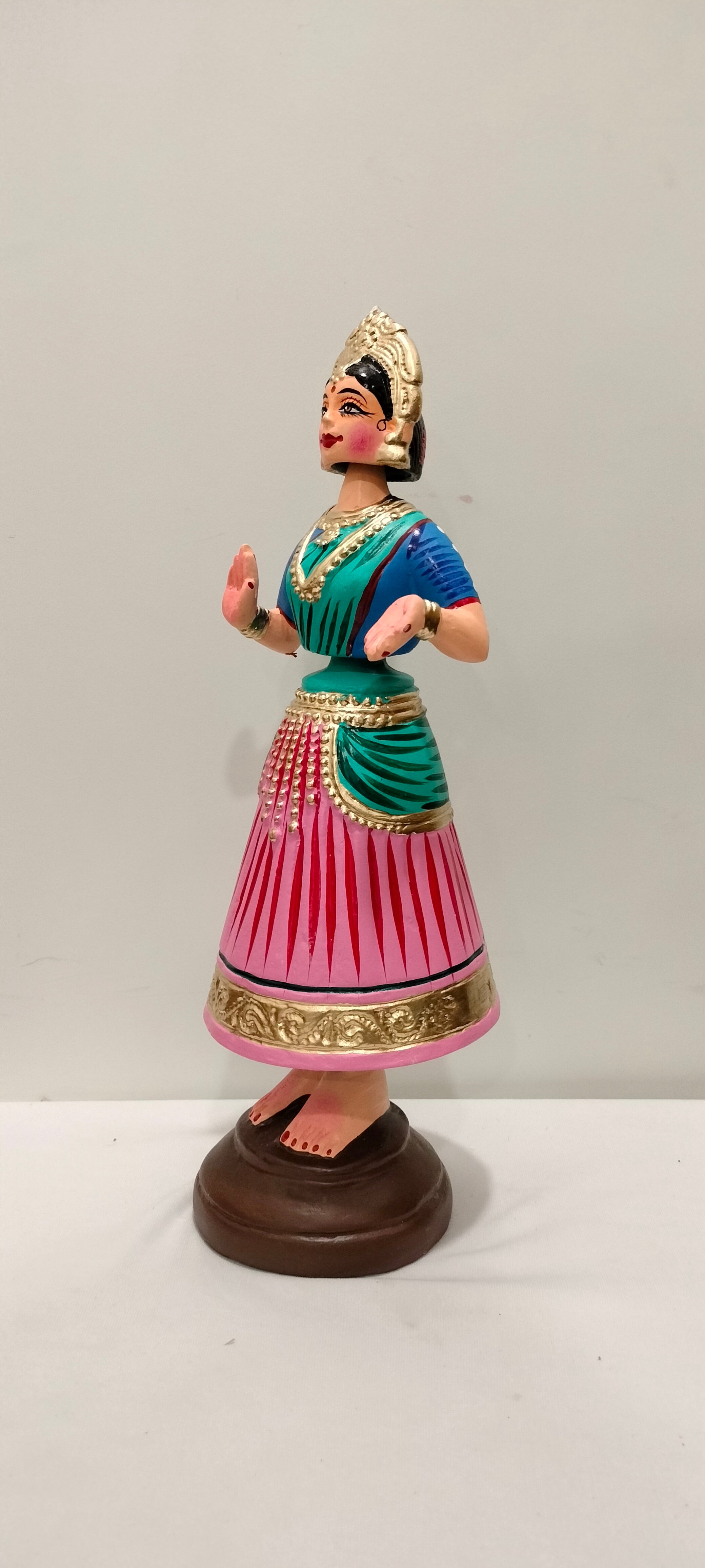 DANCING DOLL